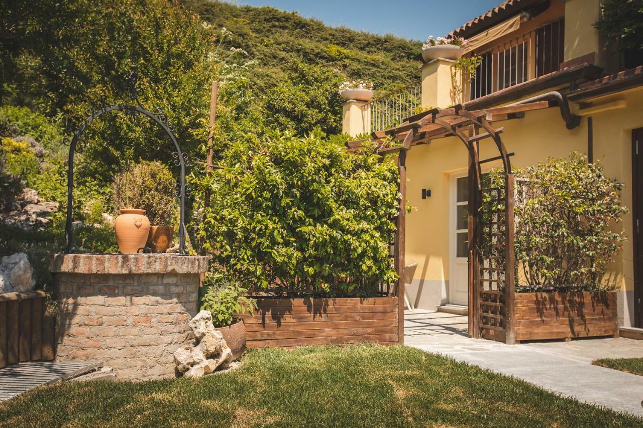 Gasthaus Residenza San Vito Calamandrana Exterior foto